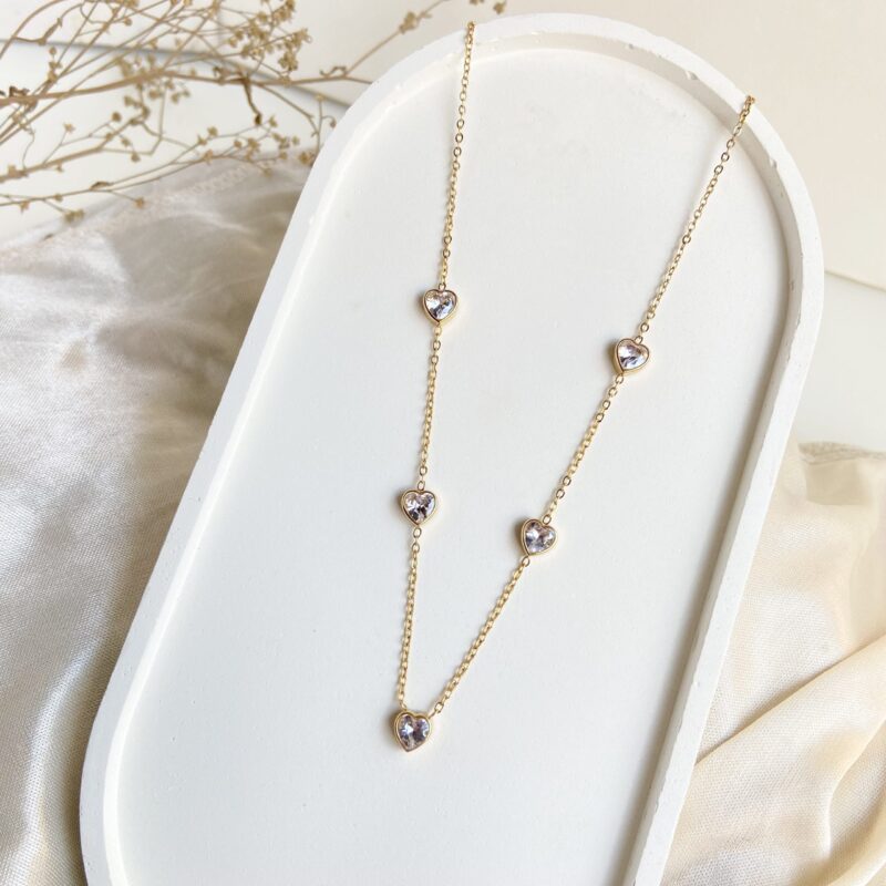Anti-tarnish trendy delicate heart station necklace – minimal waterproof jewellery for women.