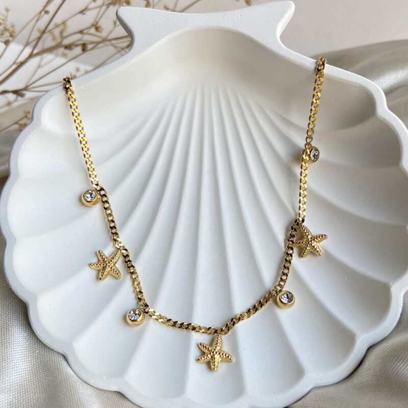 Anti-tarnish trendy star fish charm necklace – minimal waterproof jewellery for women.