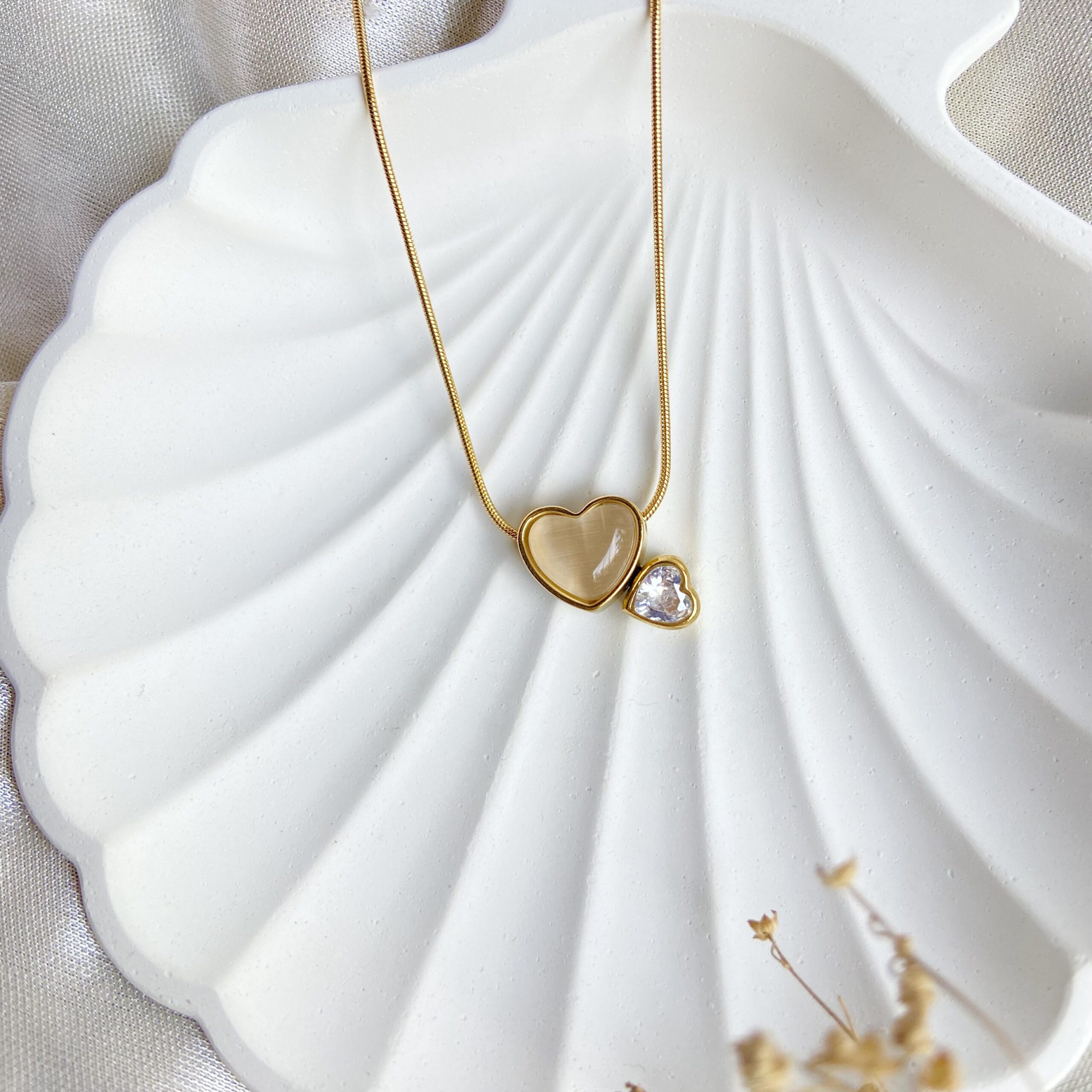 Anti-tarnish twin hearts pendant necklace – minimal waterproof jewellery for women.