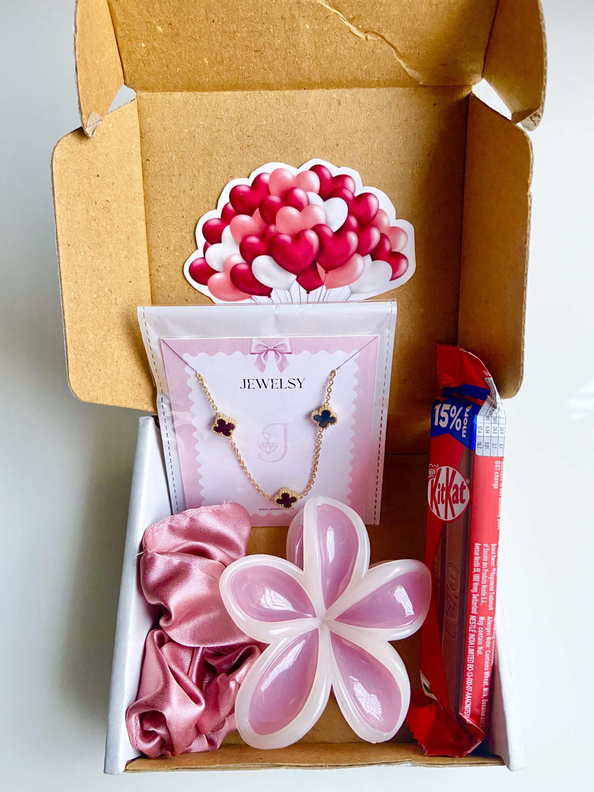 ini-Luxe-Gift-Hamper-scaled