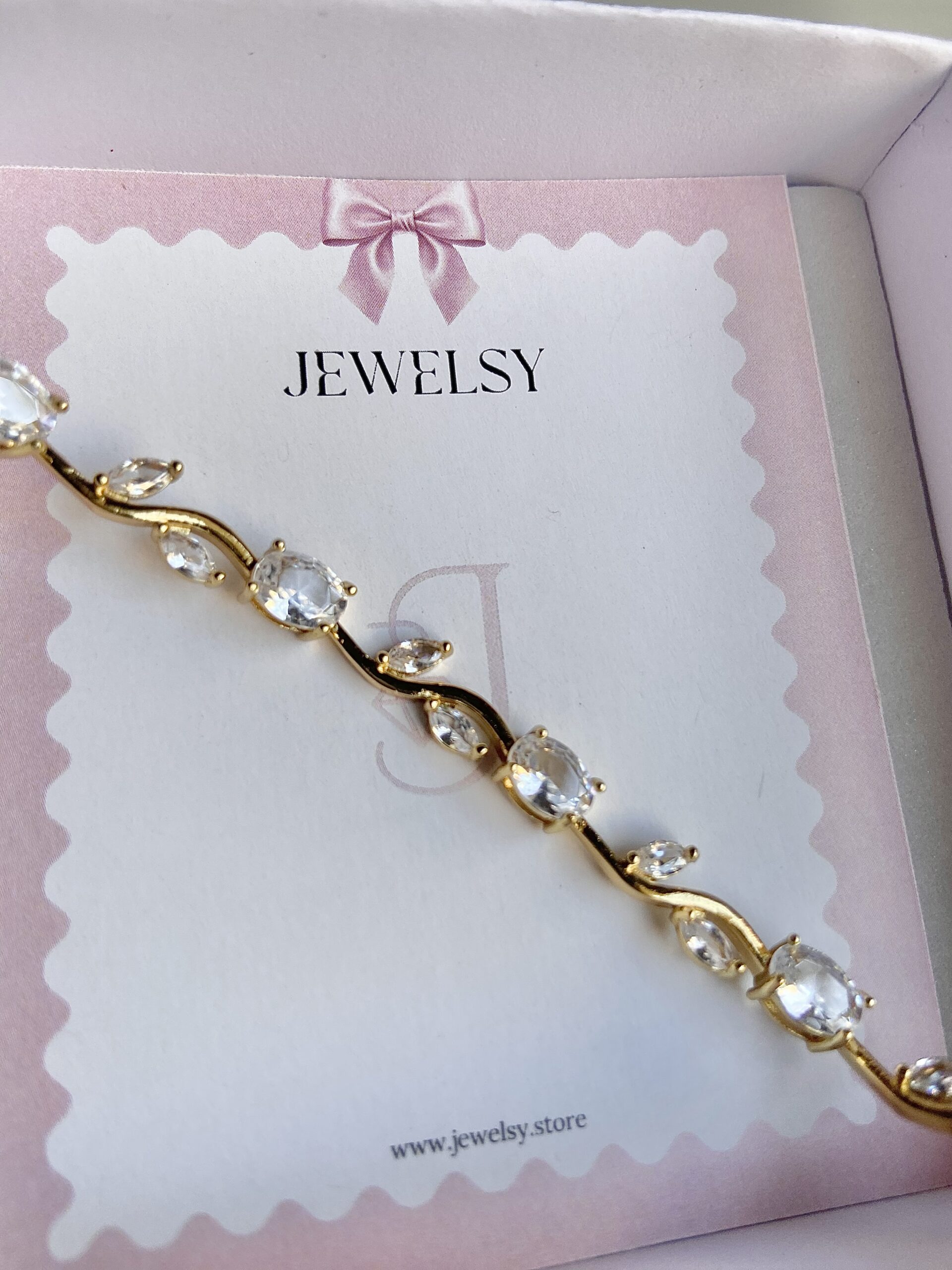 Tulip Bracelet white image