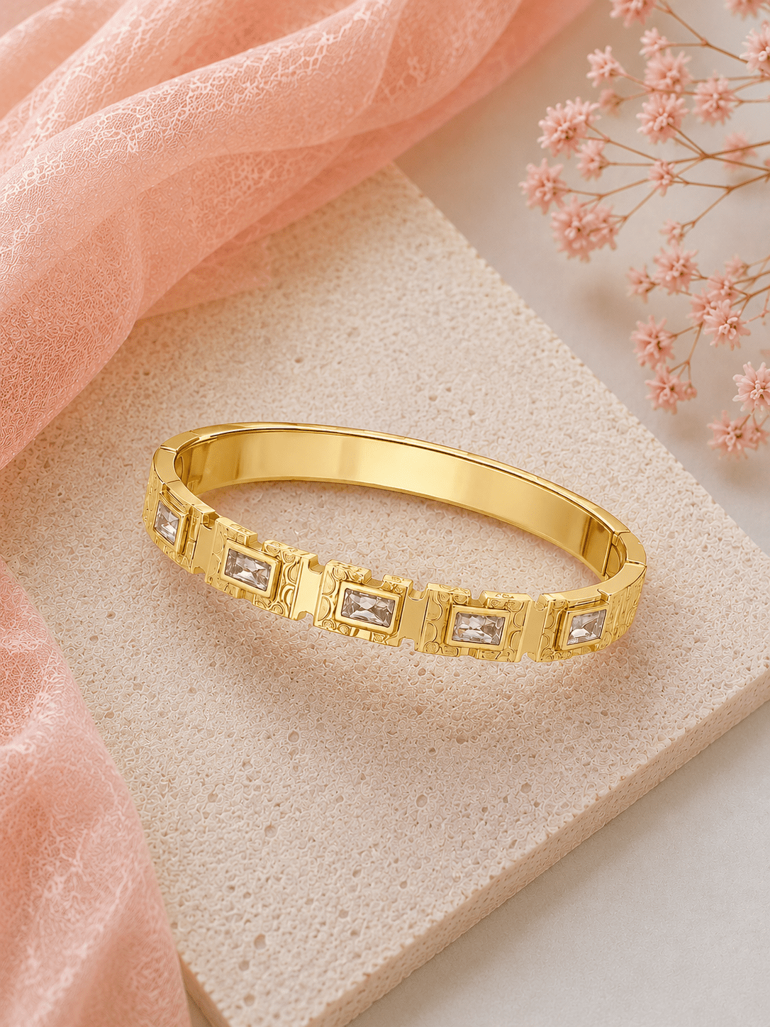Small Stella Kada Bracelet 1