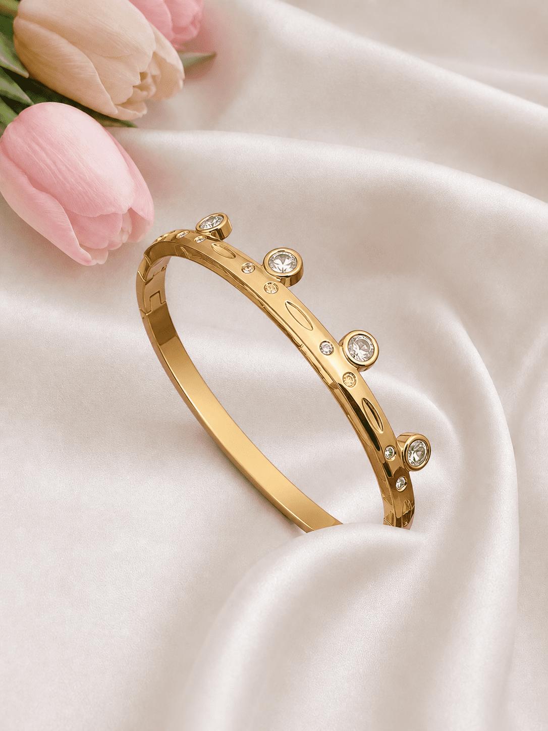 Small Venus Kada Bracelet 2
