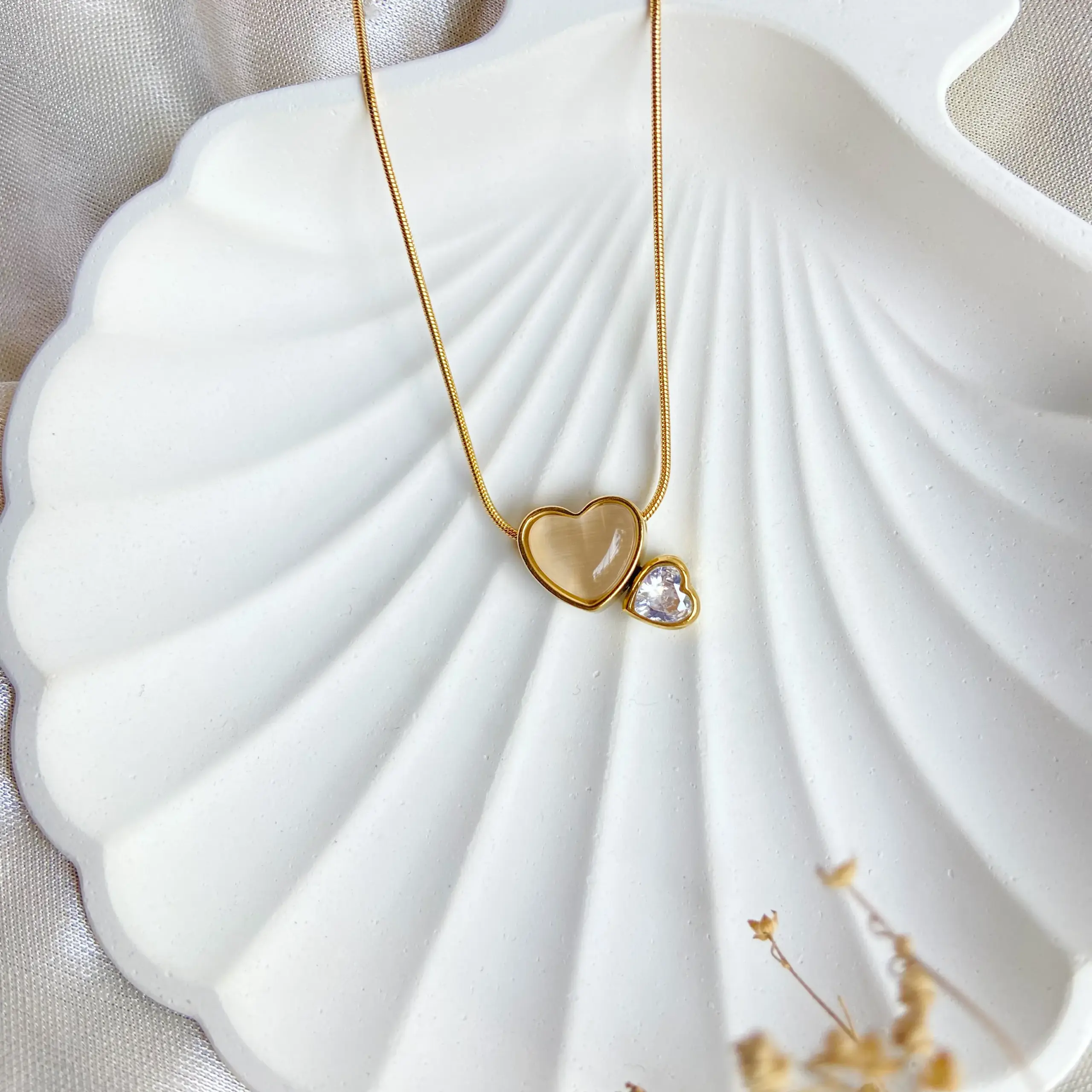trending-anti-tarnish-twin-hearts-shape-necklace-for-women